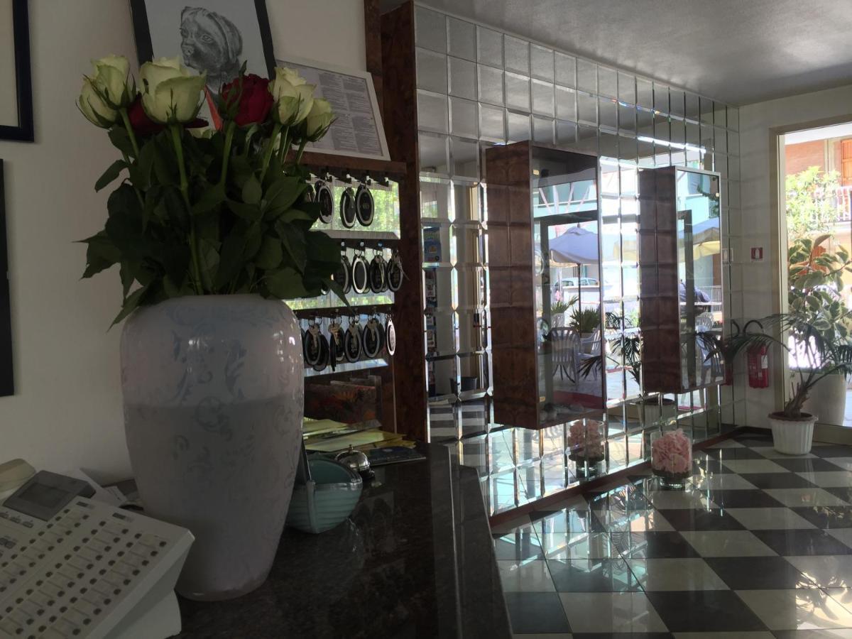 Hotel Calypso Беллария-Иджеа-Марина Экстерьер фото