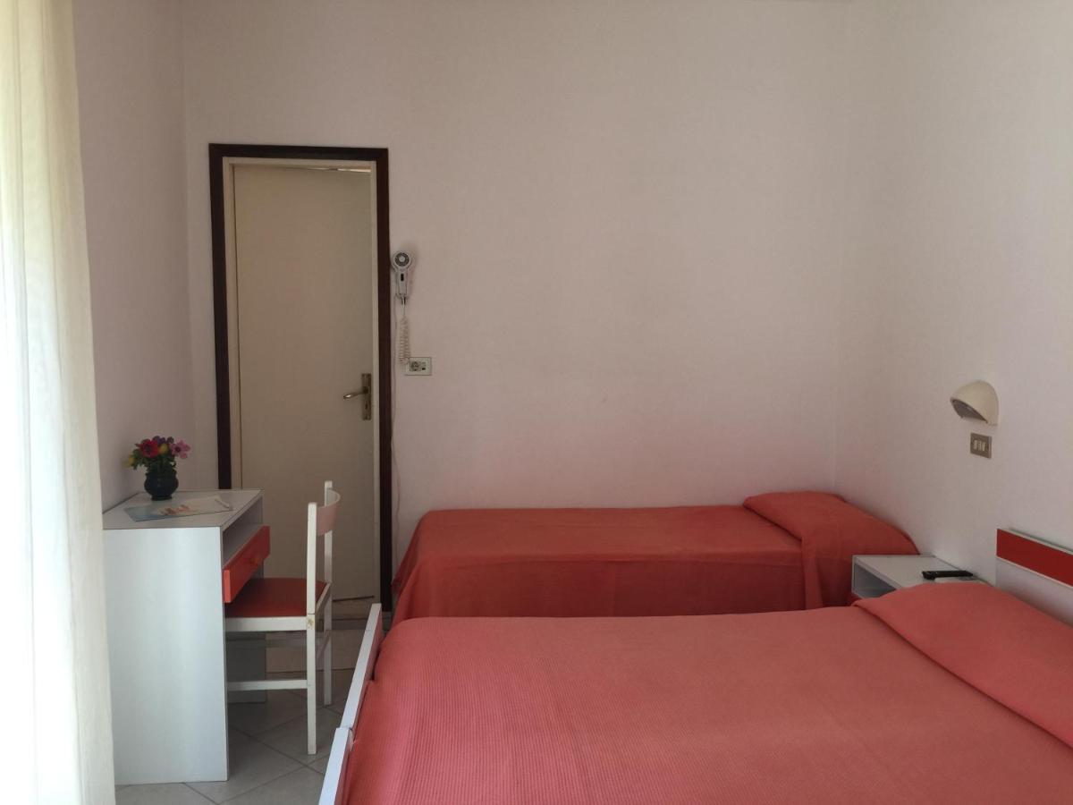 Hotel Calypso Беллария-Иджеа-Марина Экстерьер фото